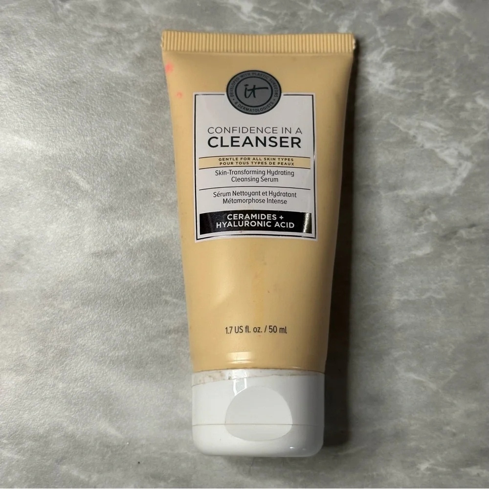IT Cosmetics Confidence in a‎ Cleanser